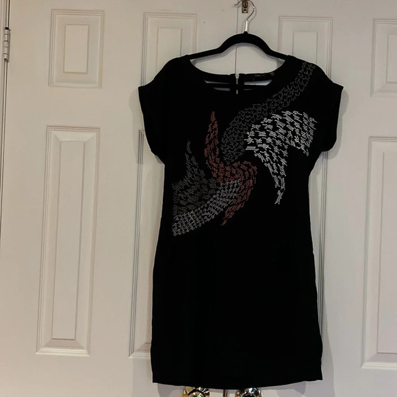 Dex Black  embroidered shortsleeved mini dress Sz M - Picture 3 of 9